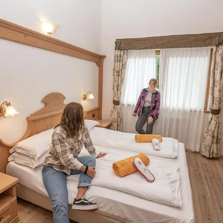 Готель Wellness Lupo Bianco Канацеї