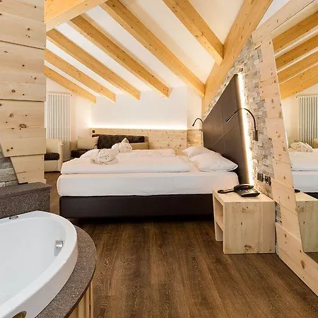 Wellness Lupo Bianco Готель 4*