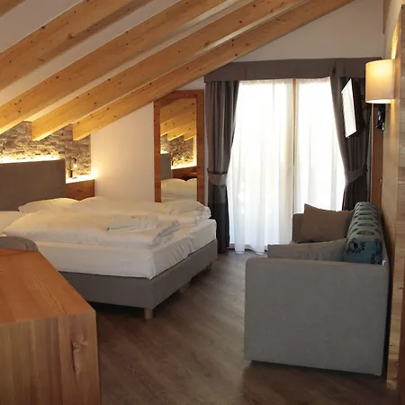 Szálloda Wellness Lupo Bianco