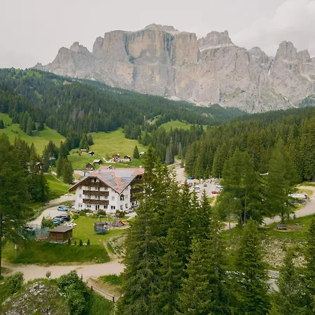 Wellness Lupo Bianco 4* Canazei
