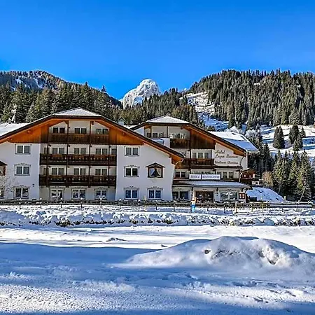 Wellness Lupo Bianco 4* Canazei