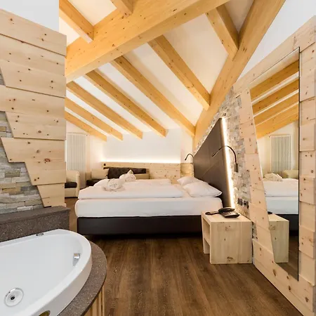 Hotel Wellness Lupo Bianco Canazei