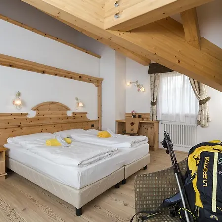 Wellness Lupo Bianco 4* Канацеї