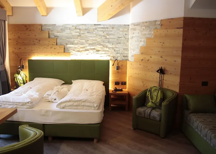 Wellness Lupo Bianco Szálloda Canazei