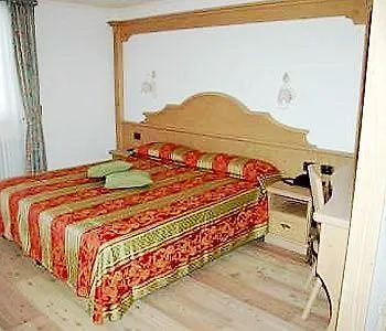 Szálloda Wellness Lupo Bianco